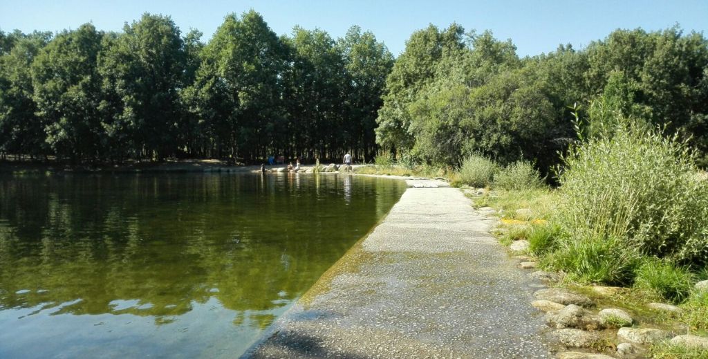 Zona de baño de Las Presillas en Rascafría, zona autorizada para el baño en la Comunidad de Madrid.