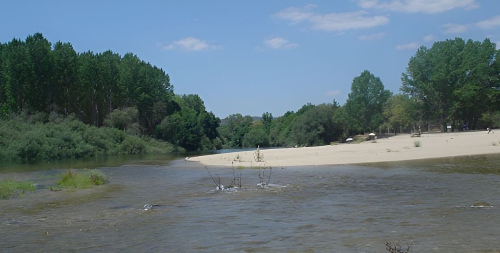 Playa del Alberche en Aldea del Fresno, una de las zonas de baño autorizadas en la Comunidad de Madrid.