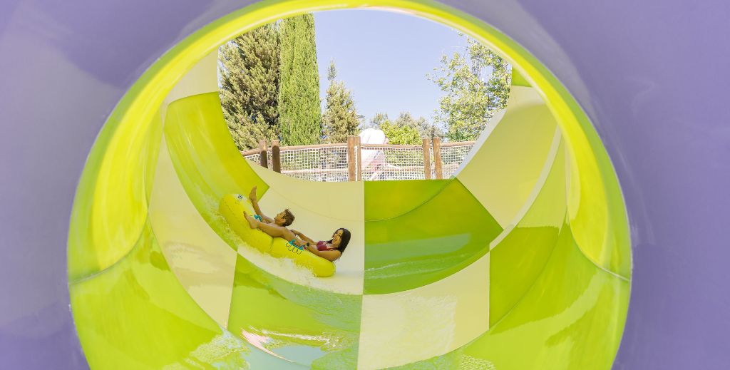Cómo disfrutar Aquopolis Madrid con niños: novedades verano 2026 1 Mini Waikiki Jungle en el parque acuático Aquopolis de Villanueva de la Cañada en Madrid.