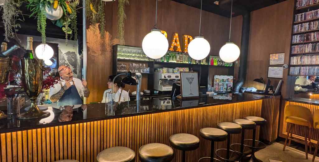 Barra de restaurante Diurno en Madrid - Mamá tiene un Plan.