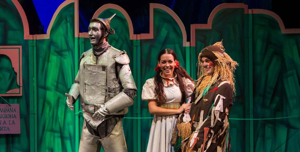 Imagen de escena de El Mago de Oz, el musical de la compañía La Bicicleta en el Teatro Sanpol de Madrid.