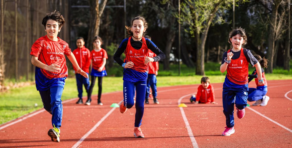 Imagen de un grupo de atletismo de ADM de Madrid.