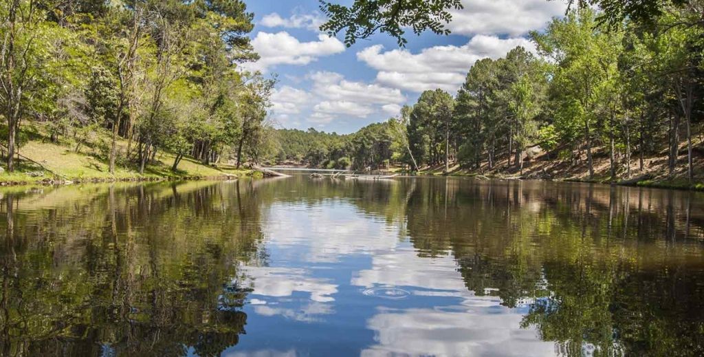Lago de La Ciudad Ducal de Las Navas del Marqués, Ávila - Mamá Tiene un Plan.