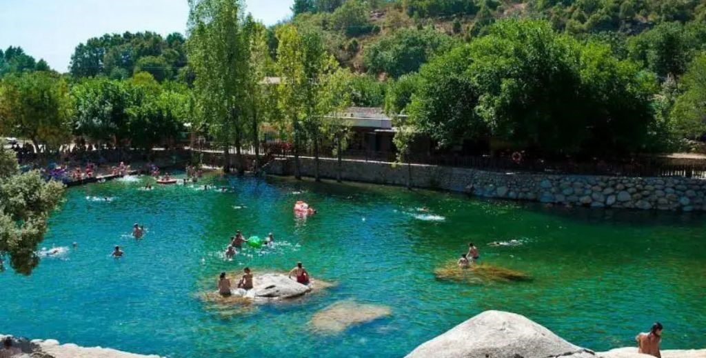 Piscina natural de Pedro Bernardo, Ávila - Mamá Tiene un Plan.