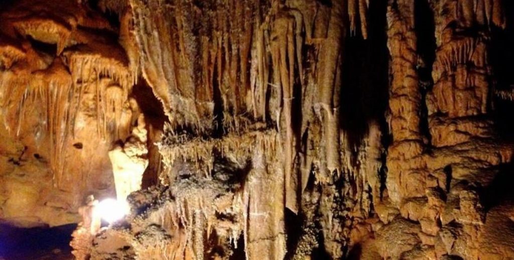 Cuevas de Montserrat - Mamá Tiene un Plan.