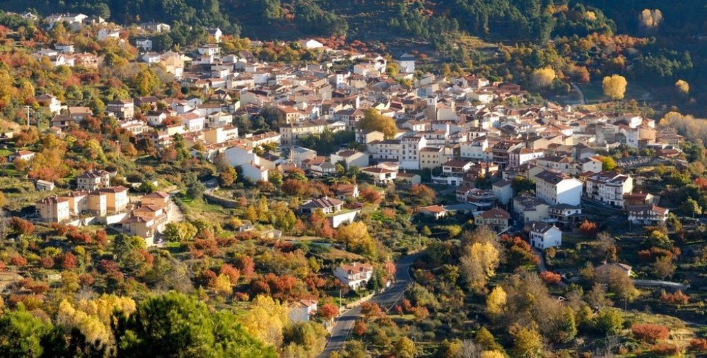 Vista general del municipio de El Arena, Ávila - Mamá Tiene un Plan.