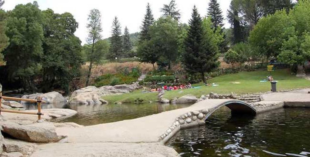 Piscinas naturales de El Arenal, en Ávila - Mamá Tiene un Plan.