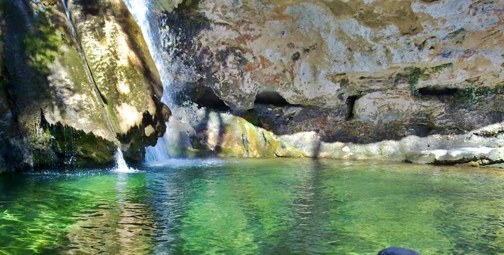 Cascada y poza del río Carbo en Castellón - Mamá Tiene un Plan.