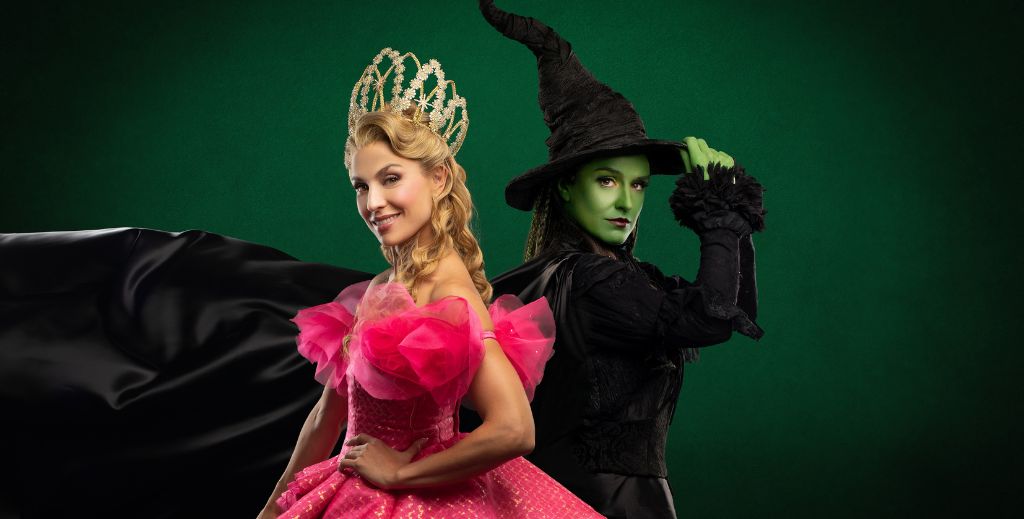 Lucía Ambrosini y Cristina Llorente, protagonistas de Wicked, El Musical - Mamá tiene un Plan.