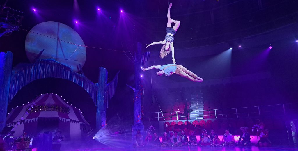 Número aéreo de La Gata Japonesa de Circo Price en Navidad - Sueña Despierto | Imagen: Alicia Puente.