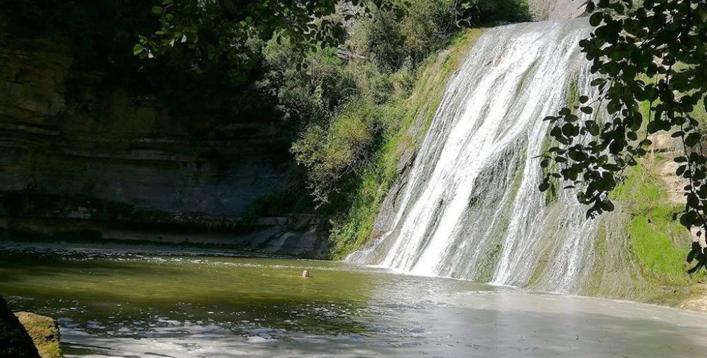 Cascada del Gorg Negre - Mamá Tiene un Plan.