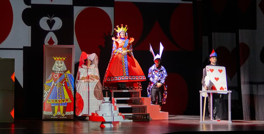 Imagen de escena de Alicia en el País de las Maravillas - Teatro Sanpol.