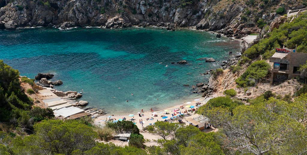 Las mejores calas de Ibiza para visitar en coche 1 calas ibiza 01 mamatieneunplan