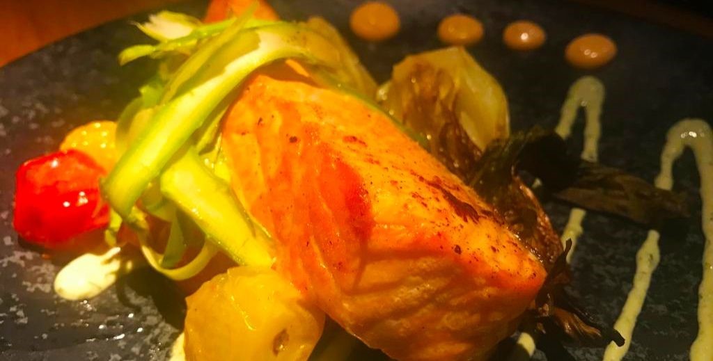 Diurno, un lugar precioso, íntimo y elegante, para comer y cenar de diez en el centro de Madrid 4 Salmón de Diurno Chueca, Madrid - Mamá Tiene un Plan.
