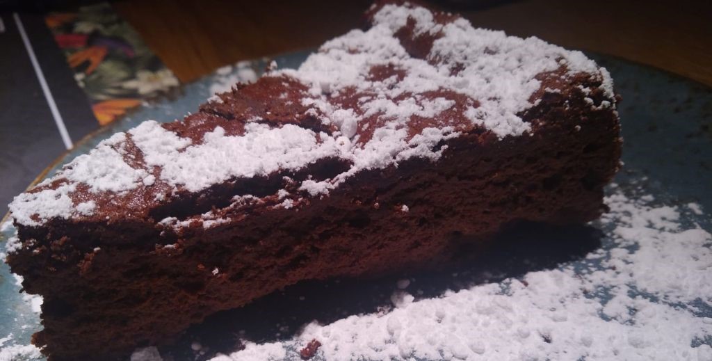 Diurno, un lugar precioso, íntimo y elegante, para comer y cenar de diez en el centro de Madrid 6 Tarta de chocolate en Diurno Chueca, Madrid - Mamá Tiene un Plan.