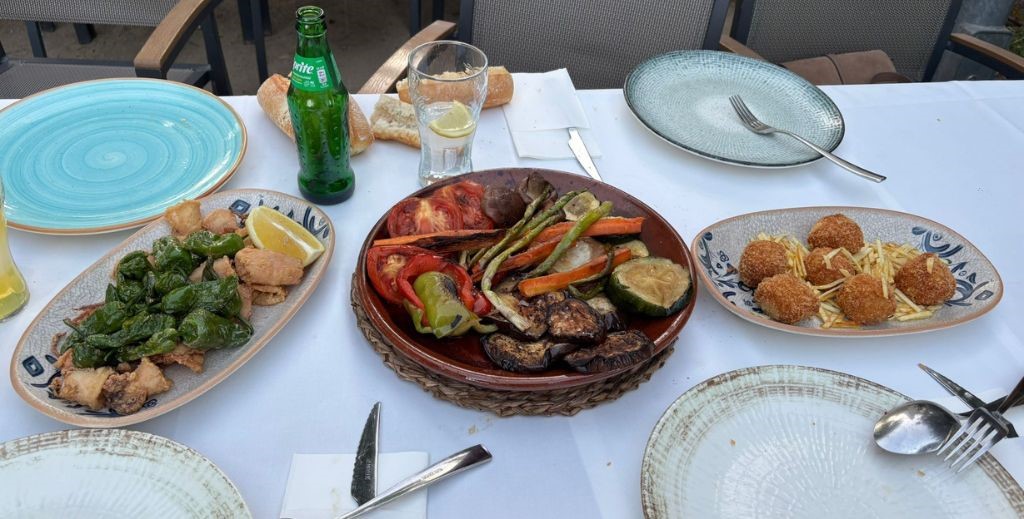 La cocina del restaurante El Mirador del Narcea es casera con materia prima de primera calidad - Mamá Tiene un Plan.