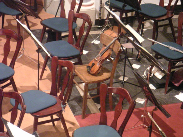 lonely violin 1258038