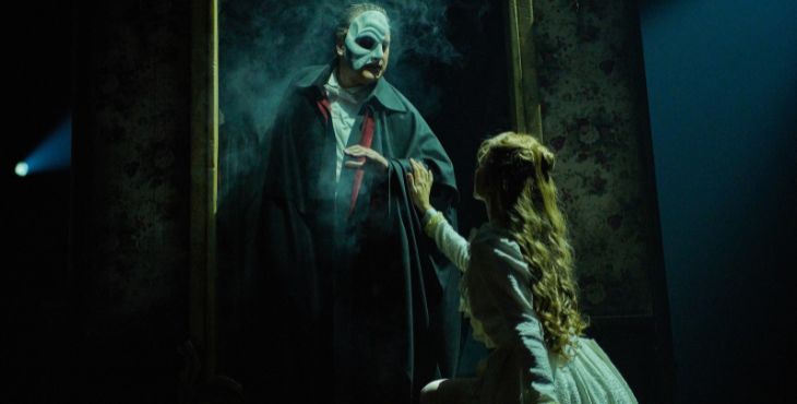 Escena del musical El Fantasma de la Ópera - Mamá Tiene un Plan.