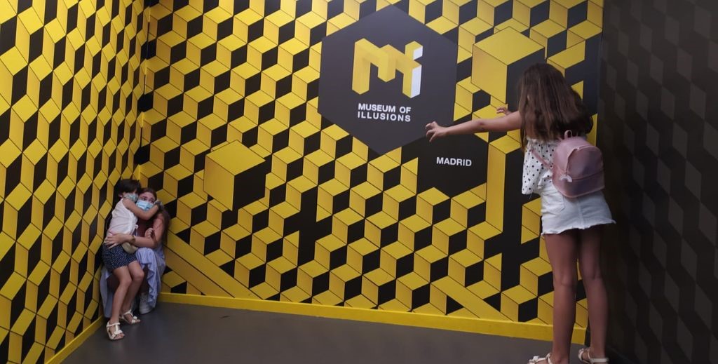Museo de las Ilusiones, Madrid - Mamá Tiene un Plan.