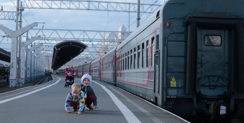 viajar-en-tren-01-mamatieneunplan