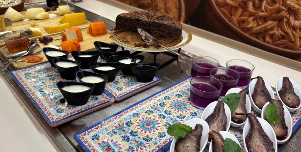 Postres caseros del restaurante bufé Versátil - Mamá Tiene un Plan.