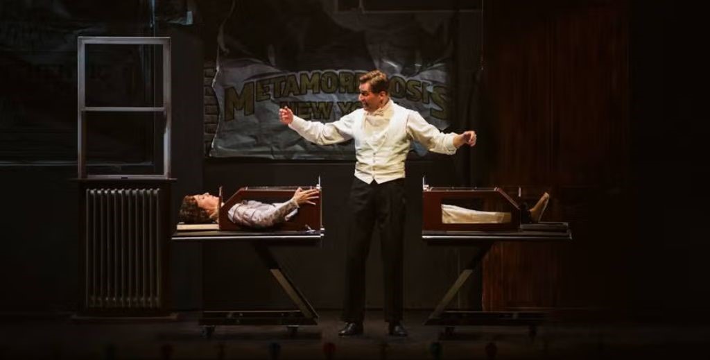 Escena de 'Houdini, un musical mágico' - Mamá Tiene un Plan.