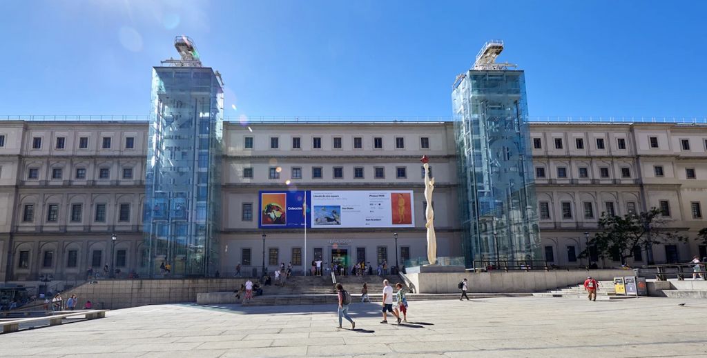 Visita el Museo Reina Sofía con niños, en familia y gratis