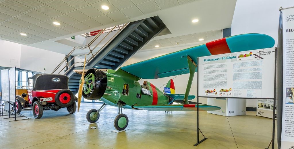 Sala del Centro Cultural Aeronáutico del Prat - Mamá Tiene un Plan.