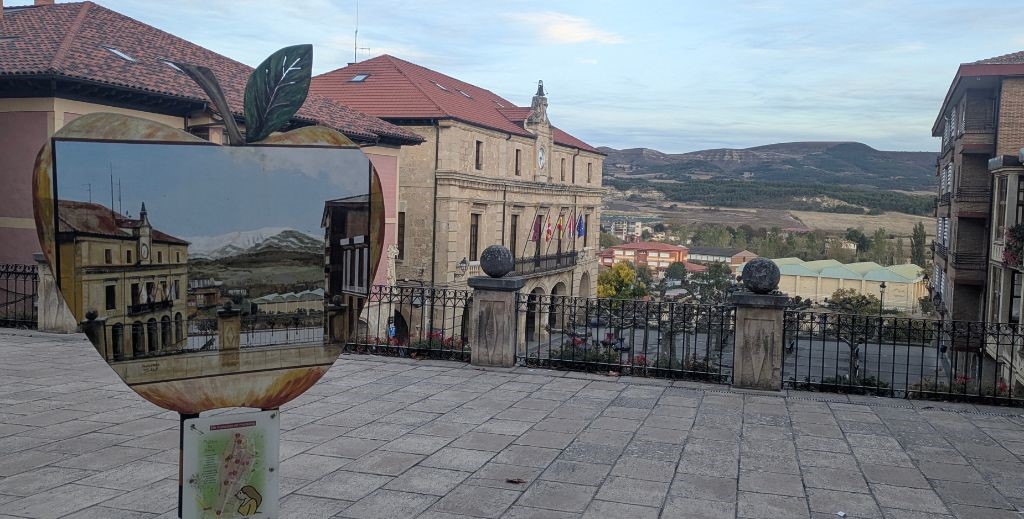 Los barrios de Medina de Pomar se pueden recorrer siguiendo la Ruta de las Manzanas - Mamá Tiene un Plan.