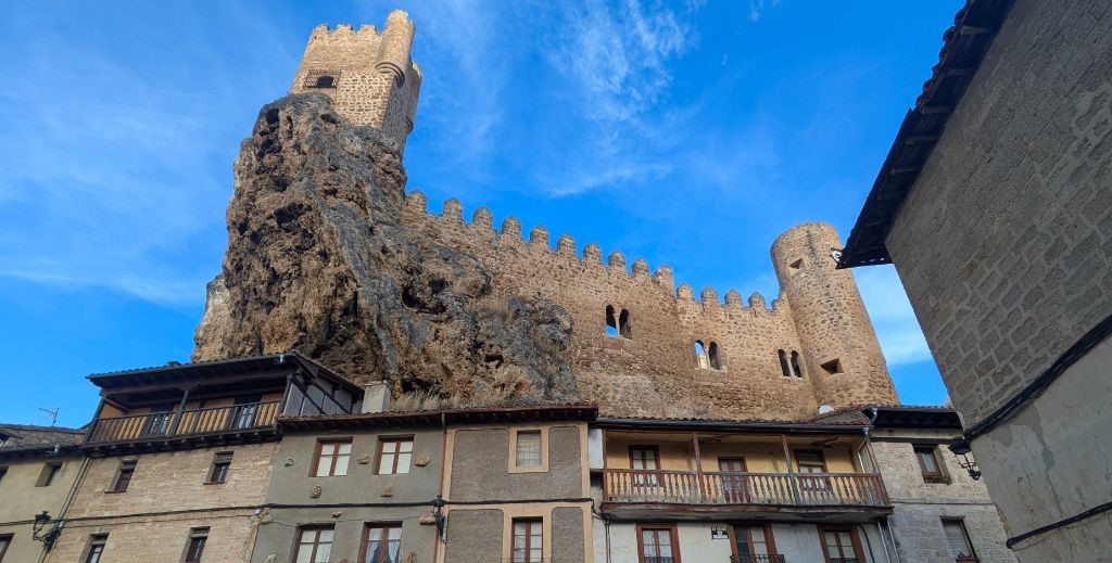 Frías es uno de los municipios más bellos de Territorio Obarenes, Burgos - Mamá Tiene un Plan.