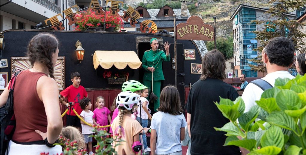 Festival 21 Distrititos: un fin de semana de arte, participación, juegos y creatividad en familia 1 Festival 21 Distrititos: arte y familia en 21 Distritos, Ayuntamiento de Madrid.