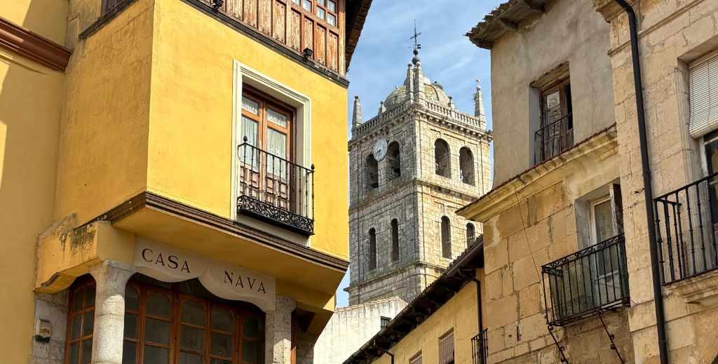 El casco de Dueñas está declarado Conjunto Histórico-Artístico - Mamá tiene un Plan.