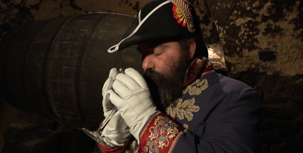 Visita teatralizada en Bodegas Remigio Salas - Mamá tiene un Plan.