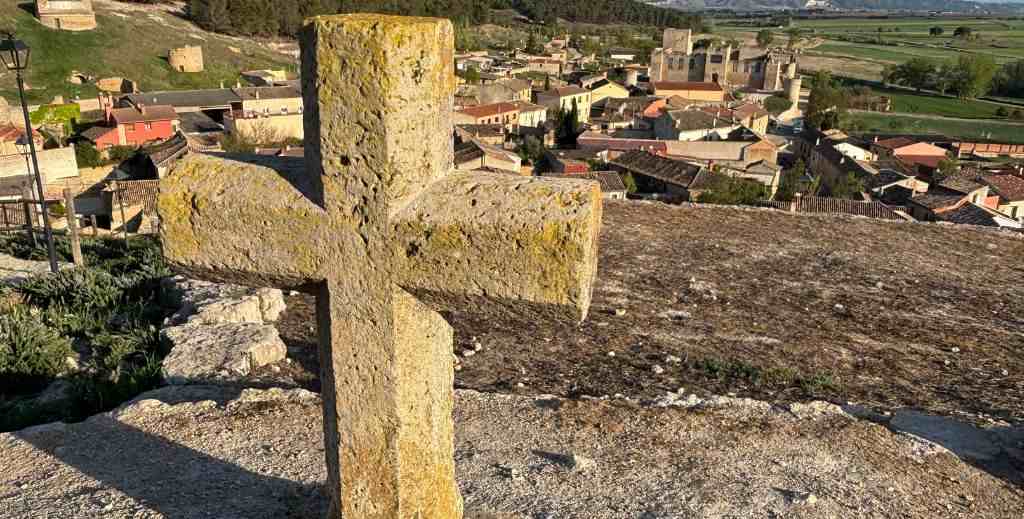 Panorámica de Trigueros del Valle desde el mirador de la ermita de Santa María del Castillo - Mamá tiene un Plan.