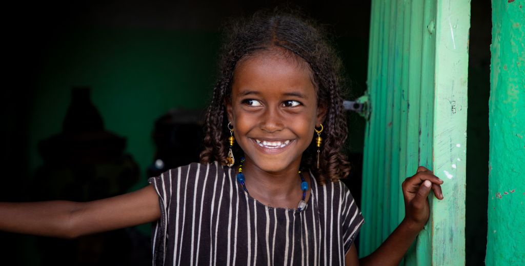 Kedo tiene 7 años y su sueño es ser médica. Vive en Afar (Etiopía) donde la sequía y la falta de recursos ponen en riesgo el futuro de muchas niñas. Imagen © UNICEFUNI627064Pouget.