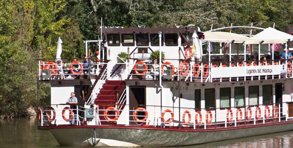 Navegar el Pisuerga con niños es posible a bordo de La Leyenda - Mamá tiene un Plan.