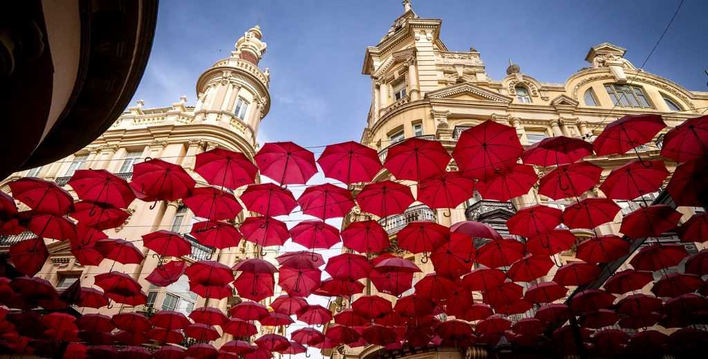 Casco histórico de Albacete con niños, la Calle Ancha - Mamá tiene un Plan.