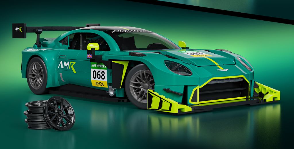 Mattel Brick Shop amplía su línea de productos con 7 nuevos sets de construcción este otoño 2 Mattel Brick Shop Astor Martin Vantage GT3 - Mamá tiene un Plan.