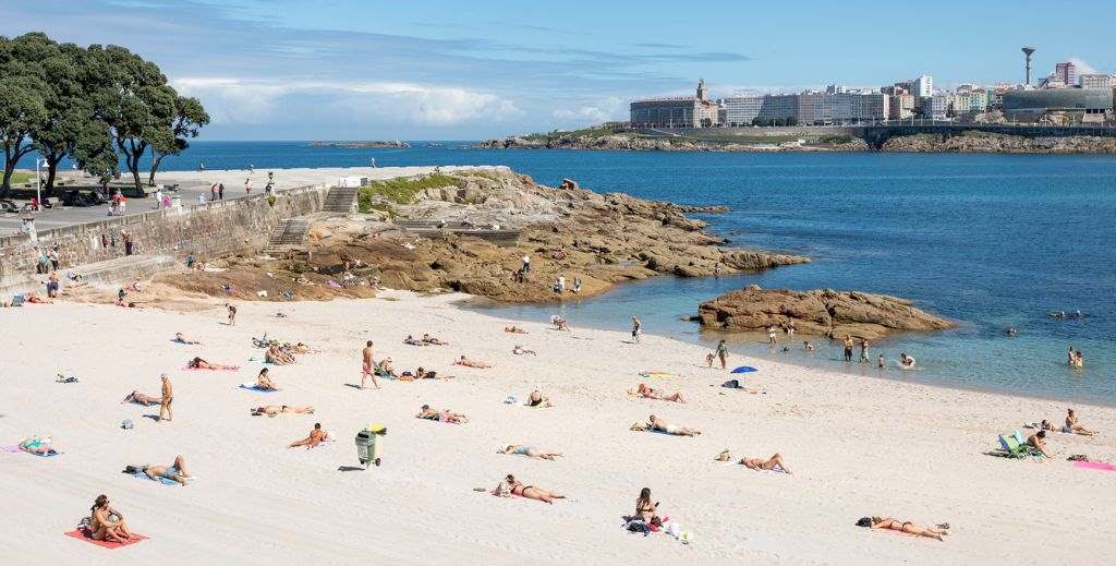 Playa de Riazor y de Orzán con niños - Mamá tiene un Plan.