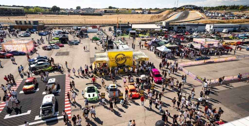 Un Seat 600 JTR, campeón del Hot Wheels Legends Tour España y Portugal, celebrado en El Jarama 1 En Hot Wheels Legends Tour se organizaron talleres y actividades familiares - Mamá tiene un Plan.