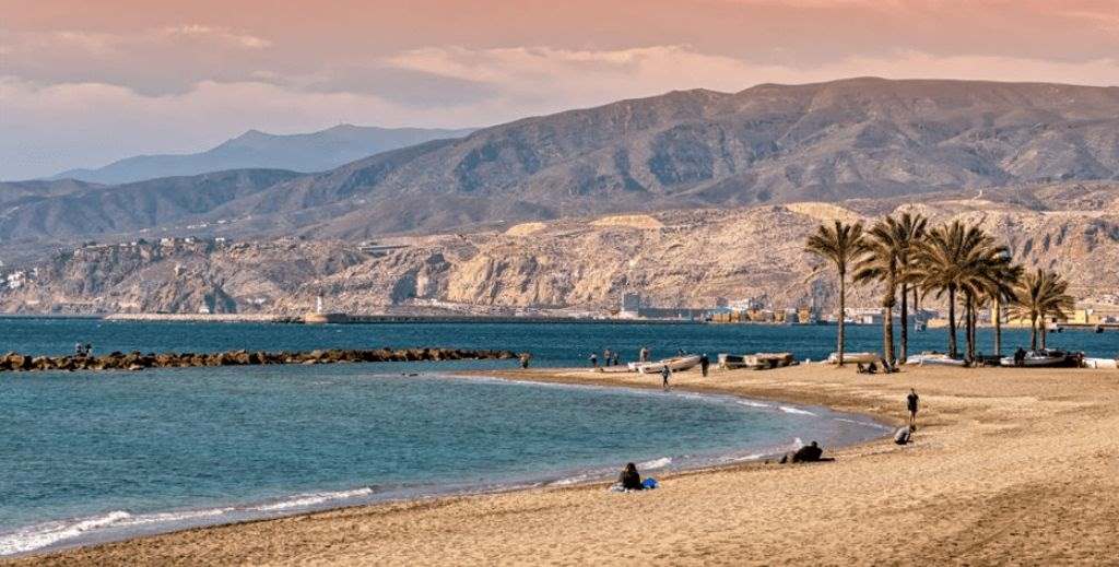 Playas urbanas de Almería - Mamá tiene un Plan.