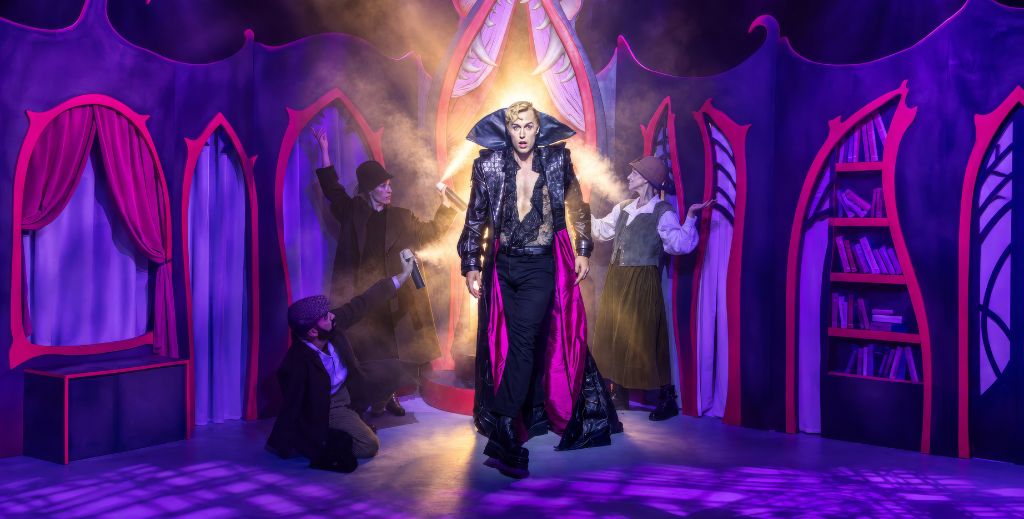 Drácula, una comedia terrorífica - Mamá tiene un Plan.