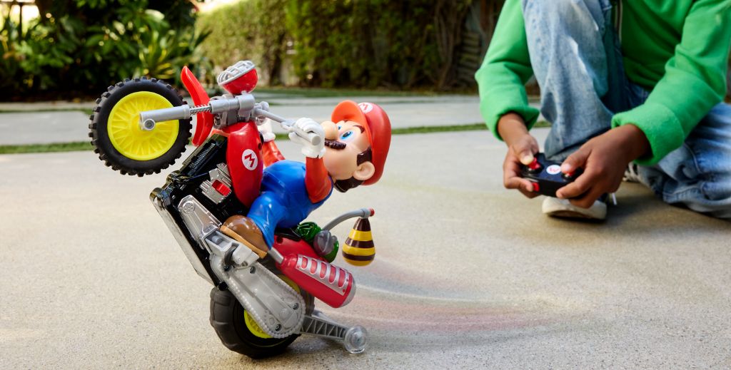 La importancia del juego en la vuelta al cole: los juguetes ayudan a los niños a aprender y crecer 1 Moto teledirigida de Mario Kart, ideal para niños a partir de 6 años - Mamá tiene un Plan.
