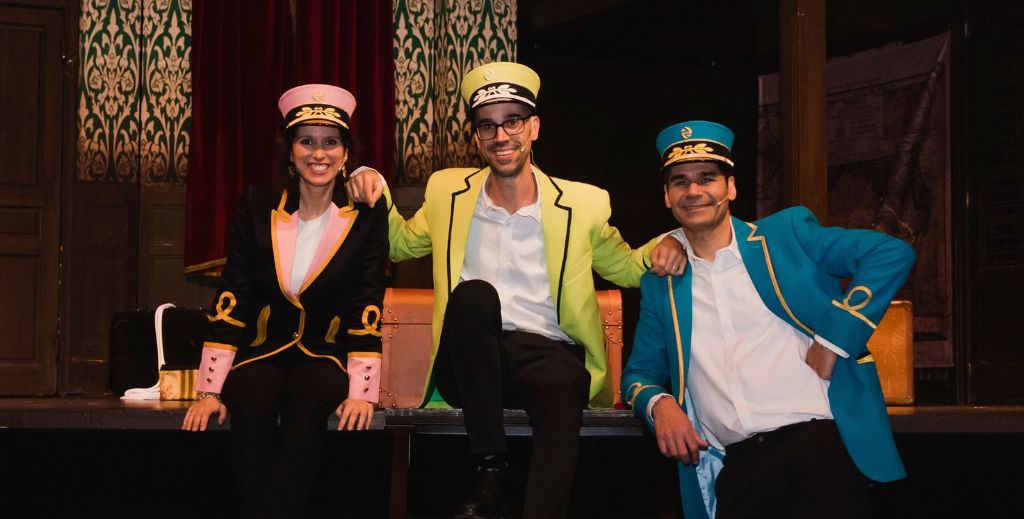 Próxima Parada: Magia Majara, un espectáculo familiar donde la magia lo cambia todo 3 Elena, Julio y Germán son los componentes de Magia Majara que presenta su espectáculo Próxima Parada: Magia Majara.