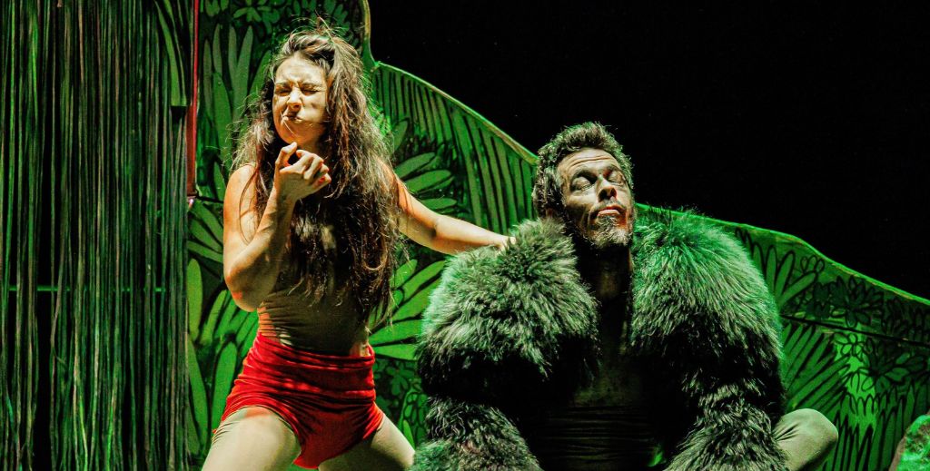 Imagen de escena de ¡Soy salvaje! de La Maquiné que llega en noviembre al Real teatro de Retiro.